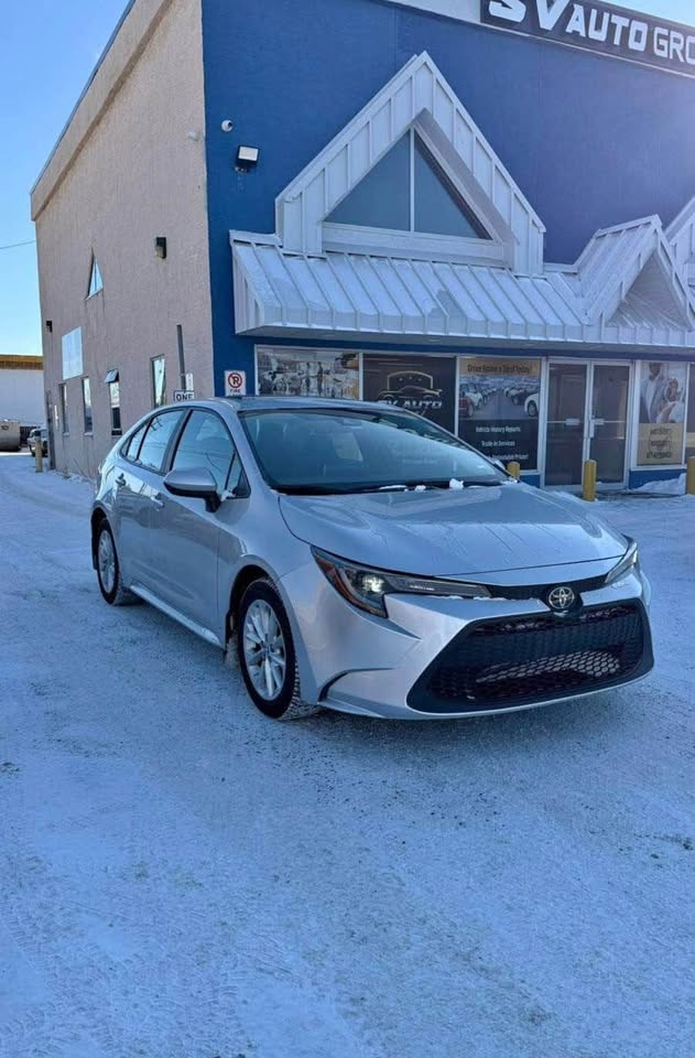 2021 Toyota Corolla LE - photo 2