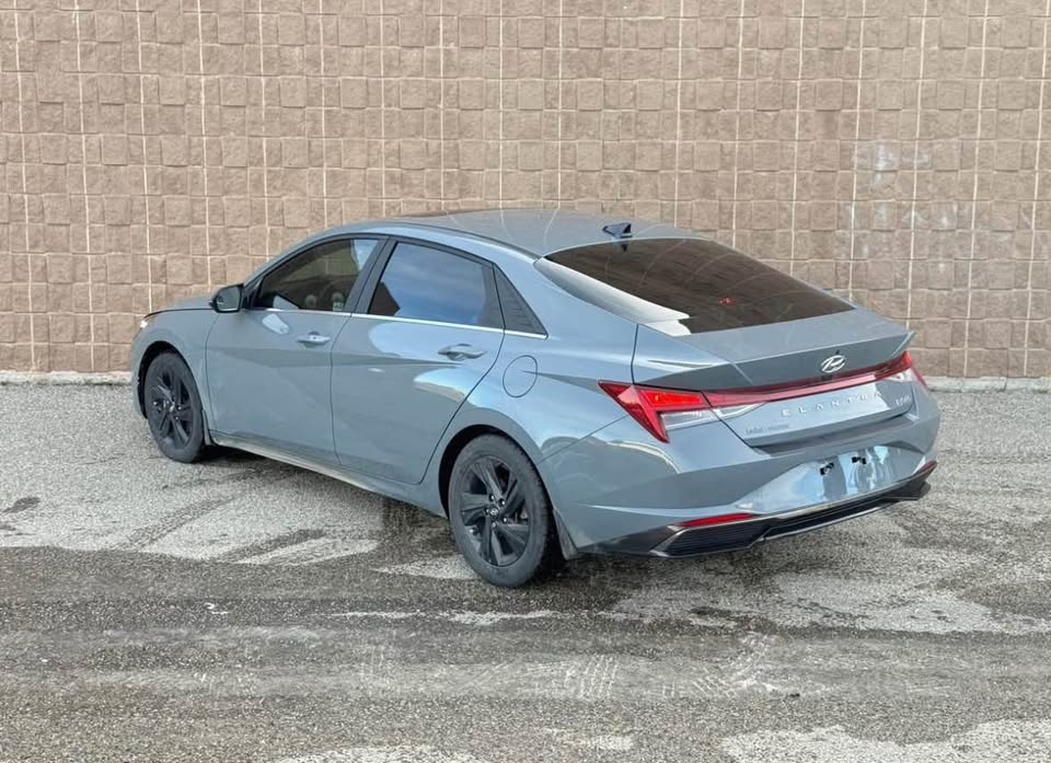 2022 Hyundai Elantra Hybrid - photo 3