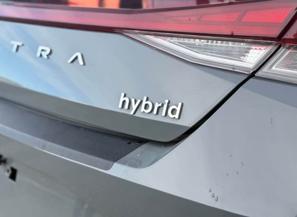 2022 Hyundai Elantra Hybrid - photo 5