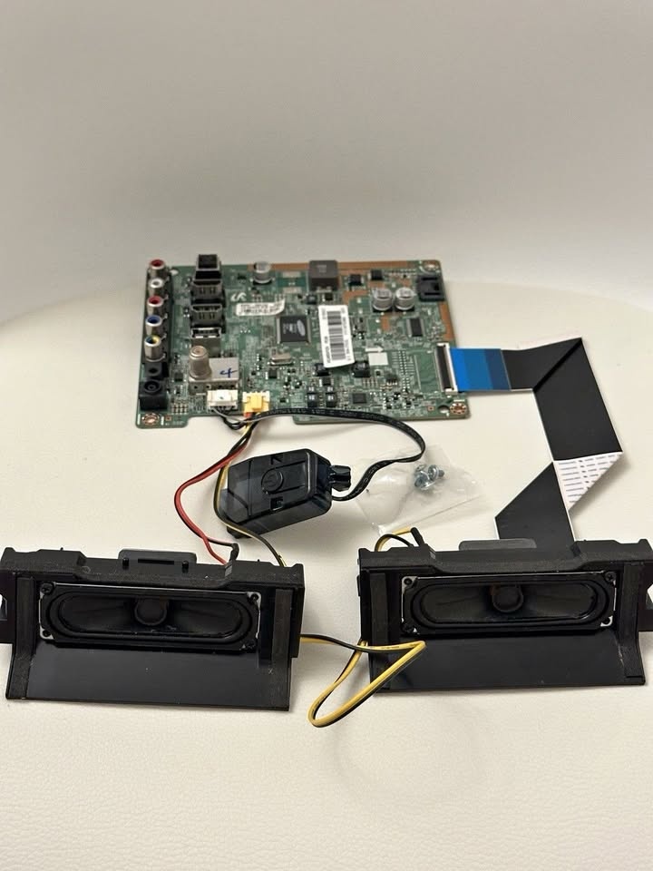 Samsung UN32J400DAF TV Parts Bundle - Main Board, Power Button &
