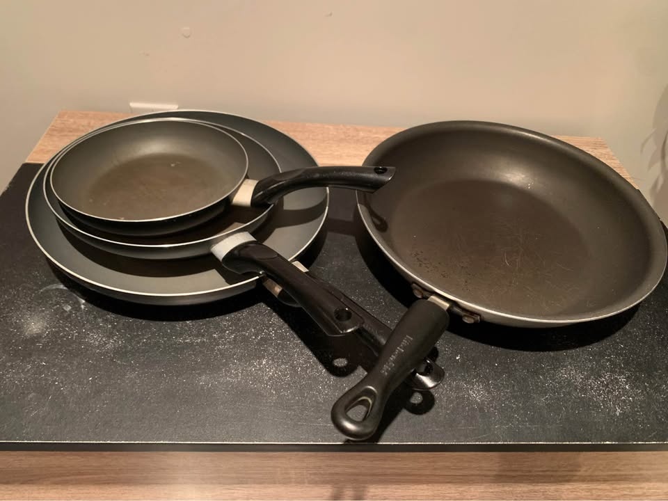 Assorted Cookware: Large-Medium Pans, Wok, Grill Pan - photo 3