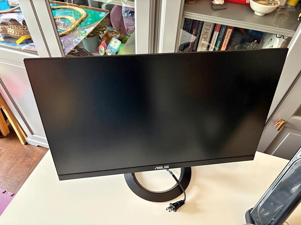 ASUS Monitor (24”) – Great Condition