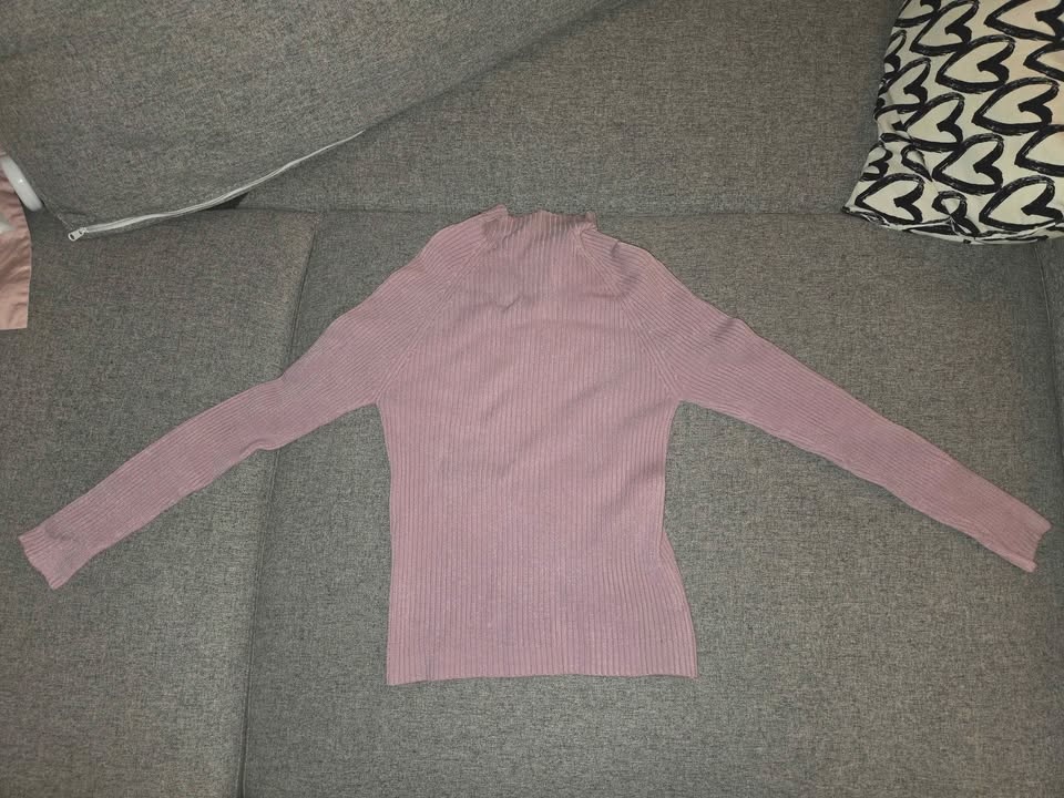 Women's Tops - $10 Each - photo 3