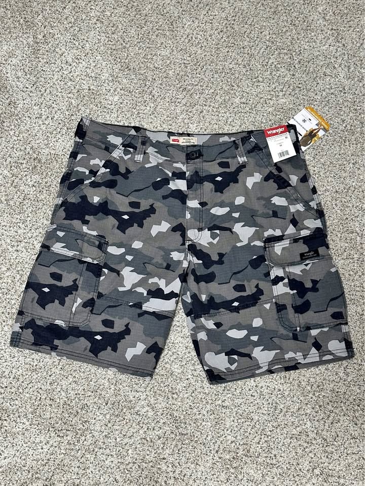 CARGO SHORTS (Wrangler)