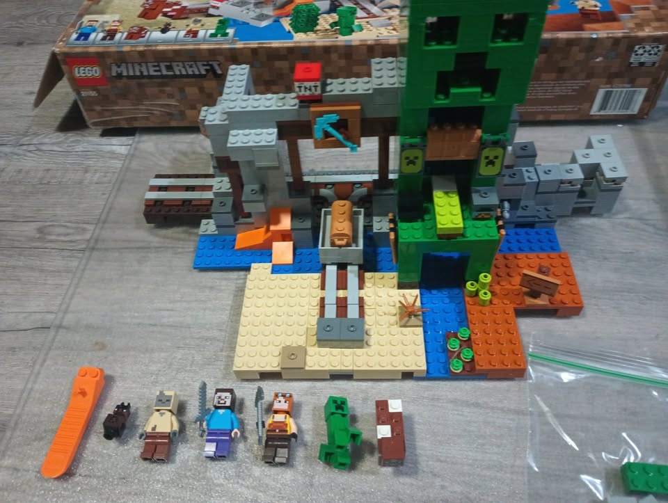 8+ Lbs Lego Lot: Minecraft Sets, Minifigs & More - photo 2