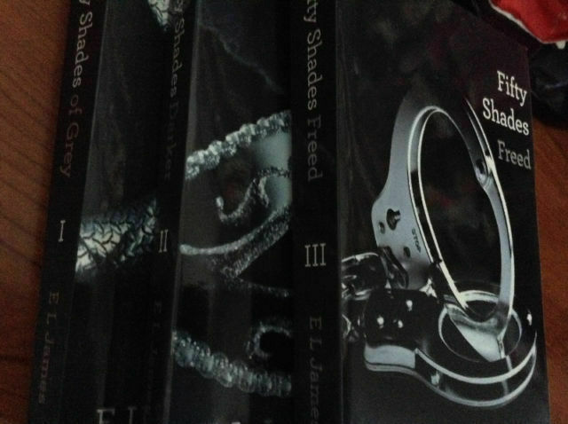Fifty Shades of Grey Book Set (3 Books) - photo 2