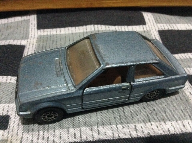 Vintage Corgi Ford Escort Diecast Car - Made in G.Britain - photo 4