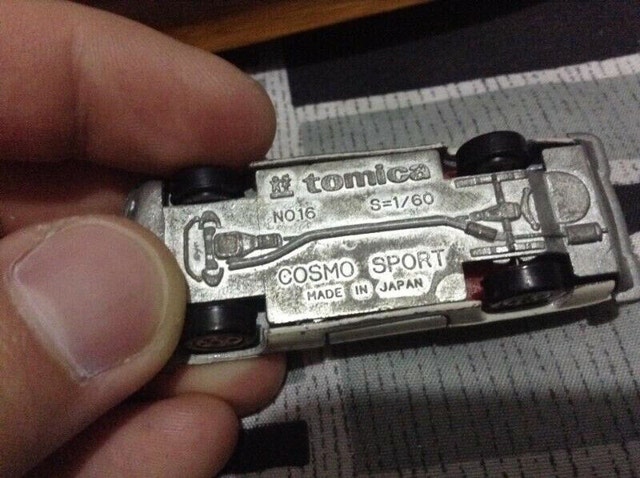 Super Rare Vintage Tomica diecast Cosmo Sport car - photo 2