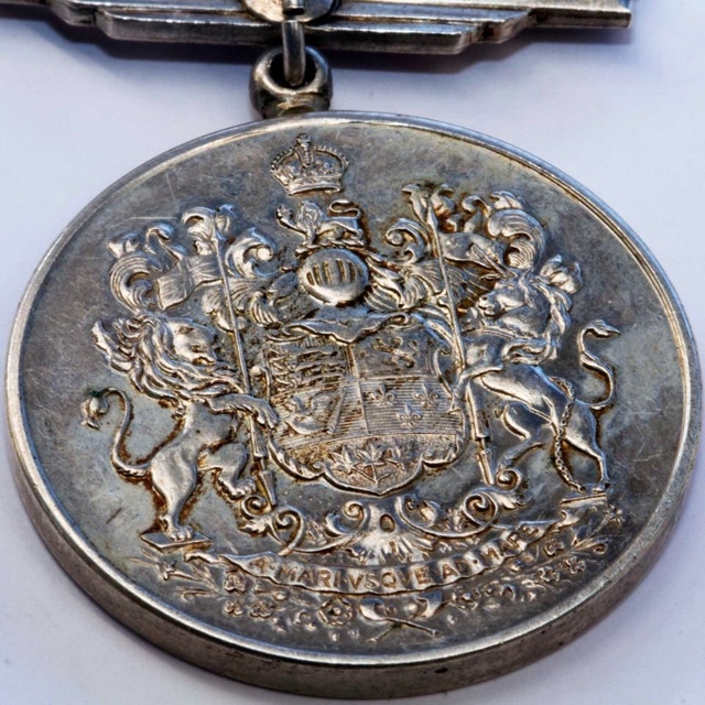 Antique WW2 Canada Military Sterling Silver Medal - photo 2