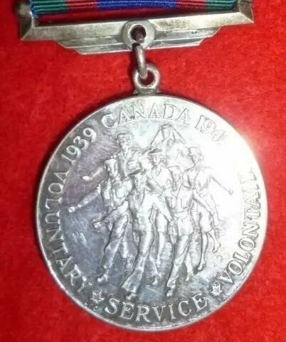 Antique Canadian Military Medal WW2 - Sterling Silver - photo 2