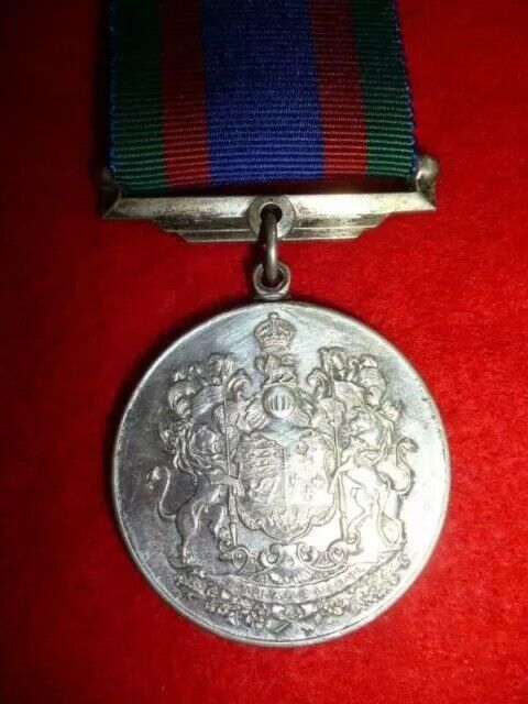 Antique Canadian Military Medal WW2 - Sterling Silver - photo 4