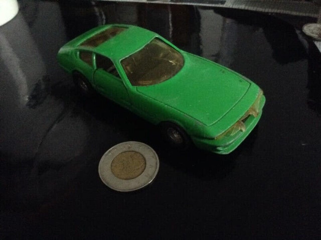 Vintage diecast Ferrari Daytona car - made in England - photo 2