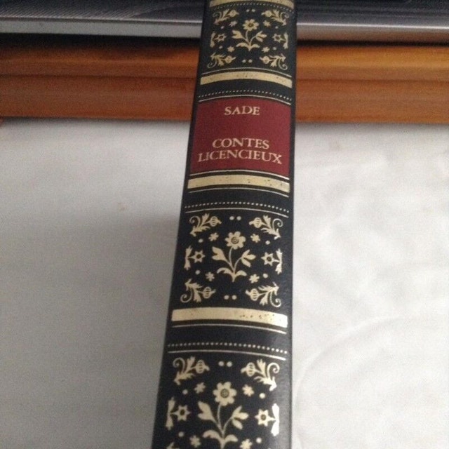 Hardcover: Contes Licencieux - Marquis de Sade (French)