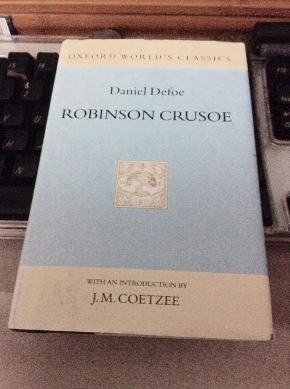 Hardcover Oxford University Press : Robinson Crusoe - Daniel Def