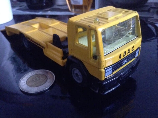 Siku Diecast - Ford Cargo Recovery Truck - Made in Germany - photo 2