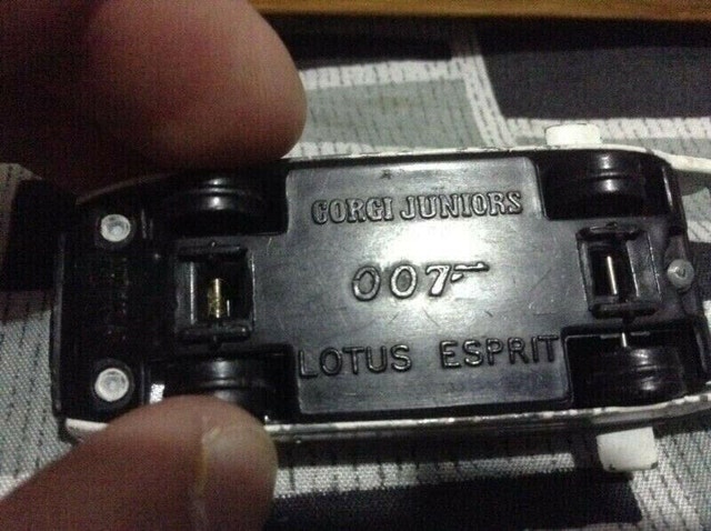 Vintage James Bond 007 Diecast Lotus Esprit Car - Made in Englan - photo 2