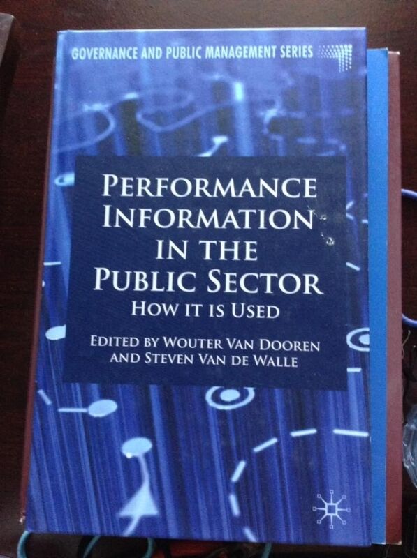 PERFORMANCE INFORMATION IN THE PUBLIC SECTION(hardcover)