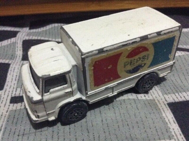 Vintage Corgi diecast Pepsi Leyland Terrier - photo 3