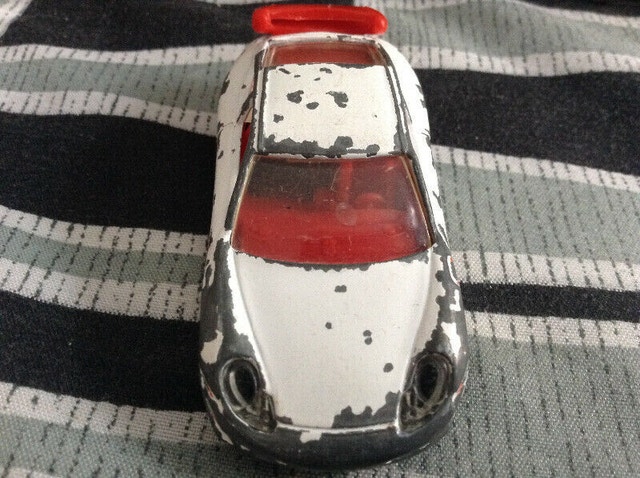 Rare Vintage India made diecast car - photo 2