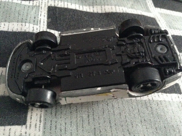 Rare Vintage India made diecast car - photo 3