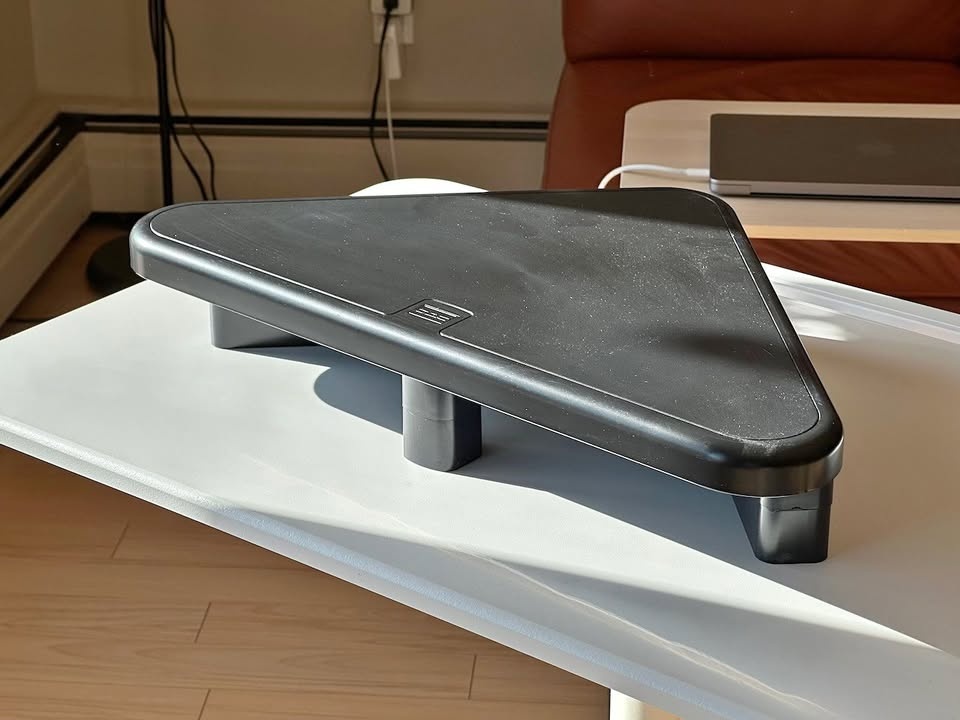 Triangular Monitor/Laptop Stand