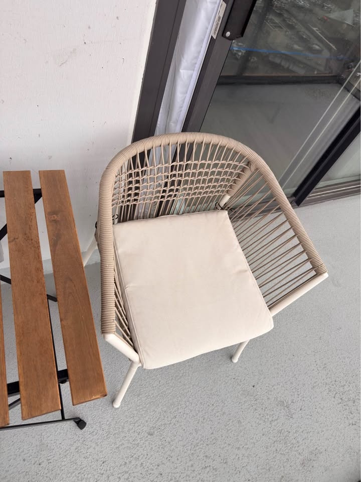 Patio Furniture: 2 Chairs + 1 Table - photo 2