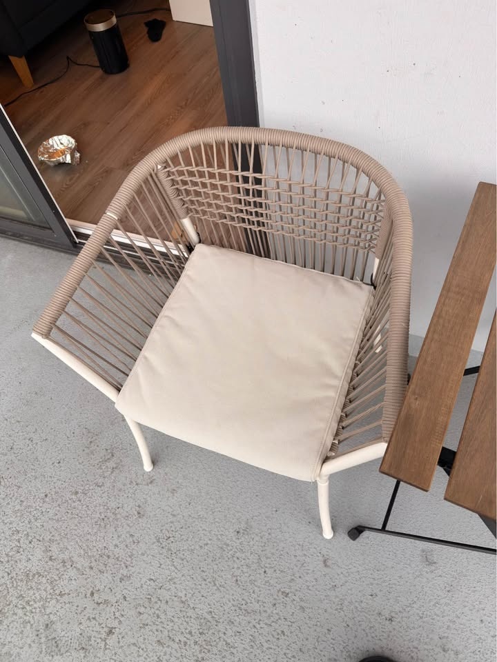 Patio Furniture: 2 Chairs + 1 Table - photo 4