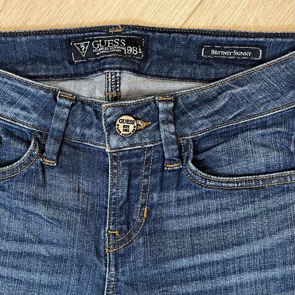 GUESS Britney-Skinny Low-rise Jeans - Size 26 - photo 5