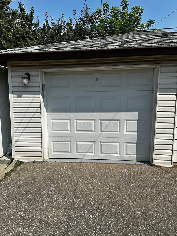 Garage for Rent