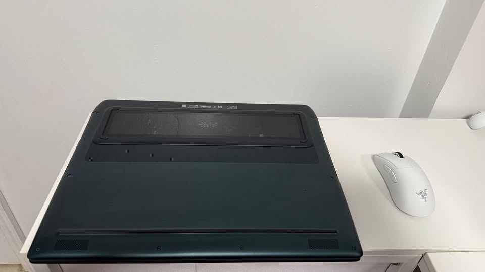 Alienware Area-51m 18 RTX 5090 Gaming Laptop - photo 3