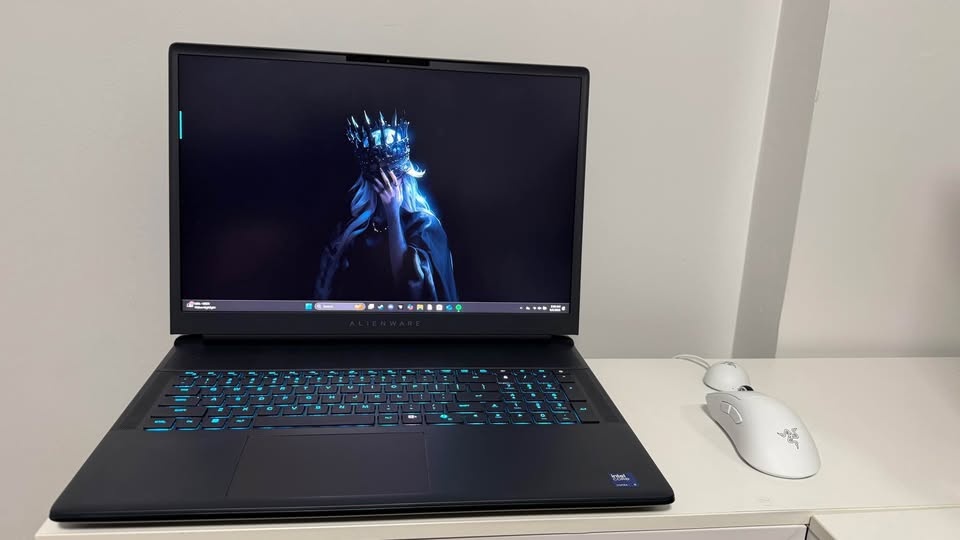 Alienware Area-51m 18 RTX 5090 Gaming Laptop - photo 5