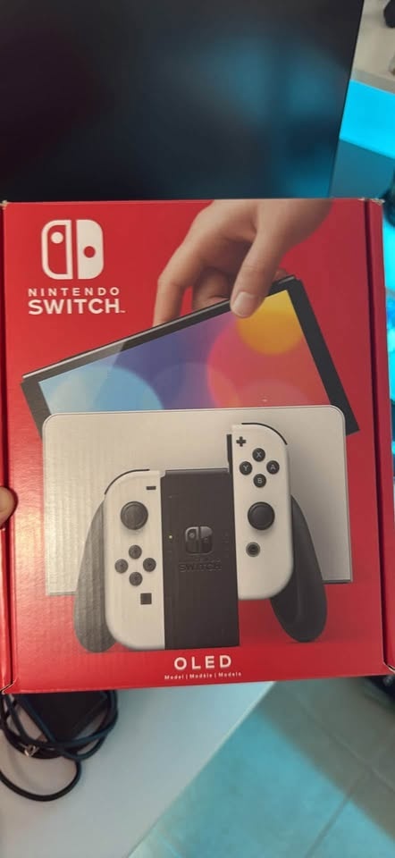 Nintendo Switch OLED Bundle - Like New! - photo 5