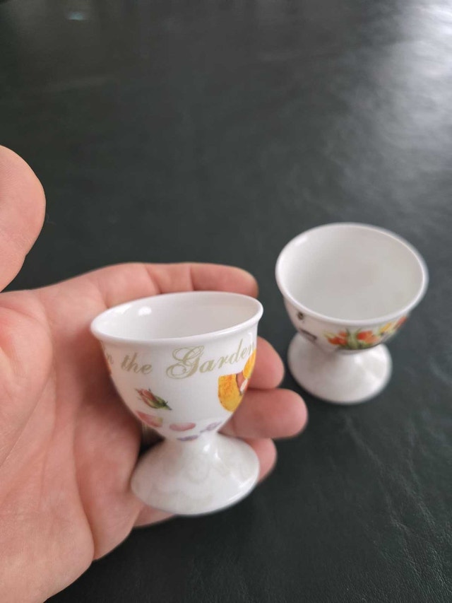 Pair of Vintage Egg Cups - Floral Design - photo 2