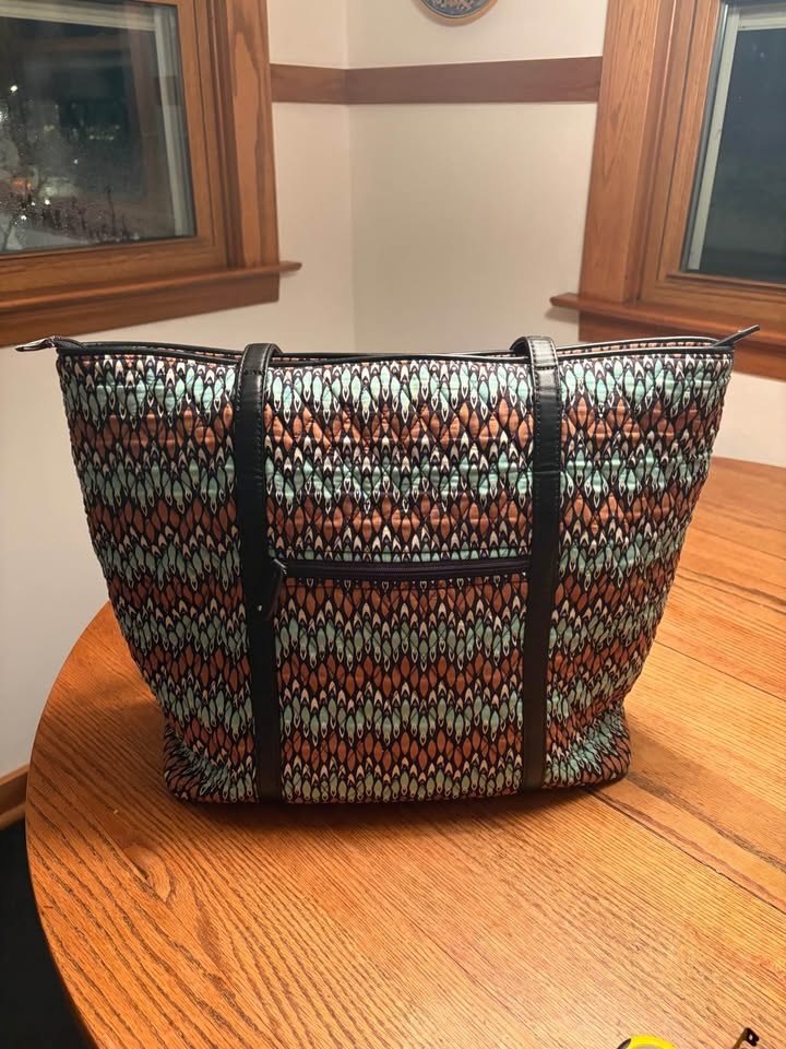 Large Spotless Vera Bradley Tote - photo 4