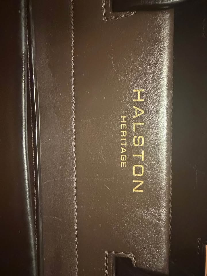 Sophisticated Halston Heritage purse with shoulder strap - photo 2