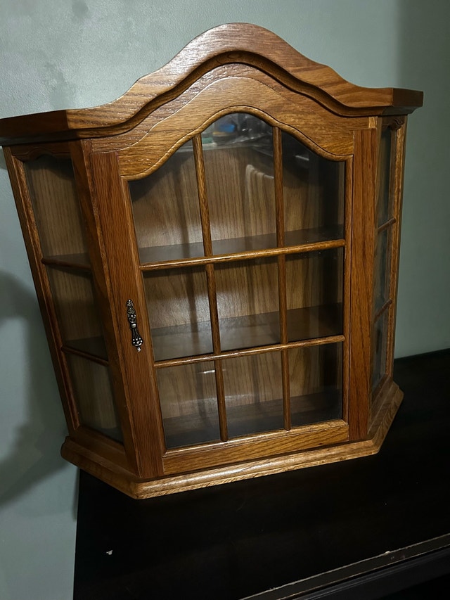 Vintage Oak Wall Curio Cabinet – Arched Top