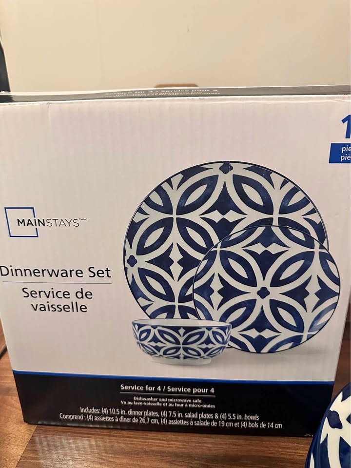 Dinnerware Set with original box