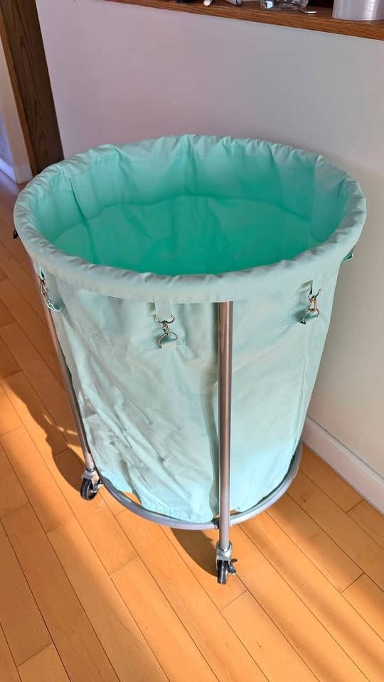 SONGMICS 50.2-Gallon Rolling Laundry Basket - photo 2