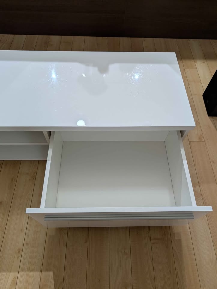 Modern Scandi-Style TV Stand – Glossy White - photo 4