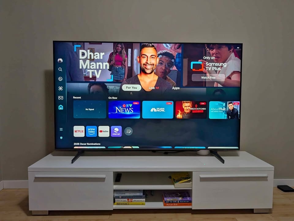 LIKE NEW 70" Samsung QLED 4K Smart TV - QN70QE1CAF