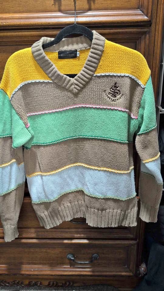 Sinners2Saints Striped V-neck Sweater M