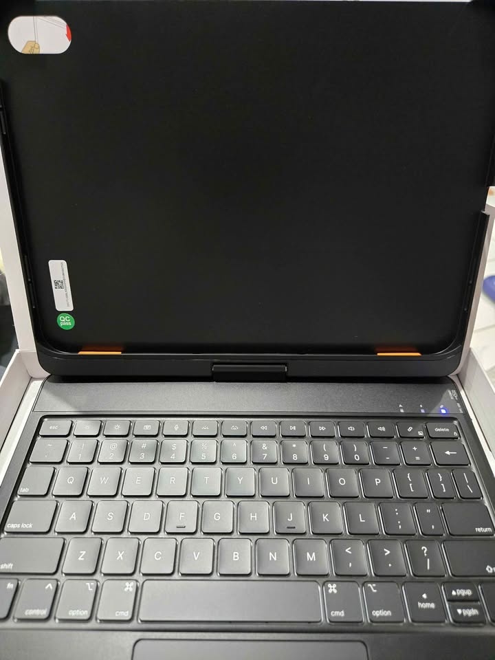 iPad 10th Gen Keyboard Case w/ Trackpad - Fits Air 11, Pro 11 - photo 3