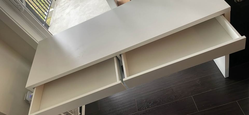 IKEA Micke Table - photo 2