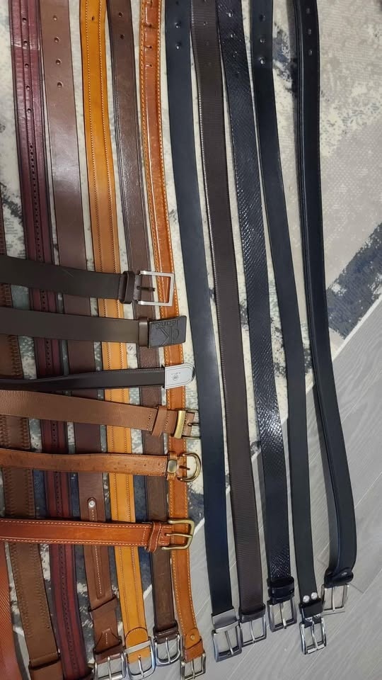 Assorted leather belts (23 belts)
