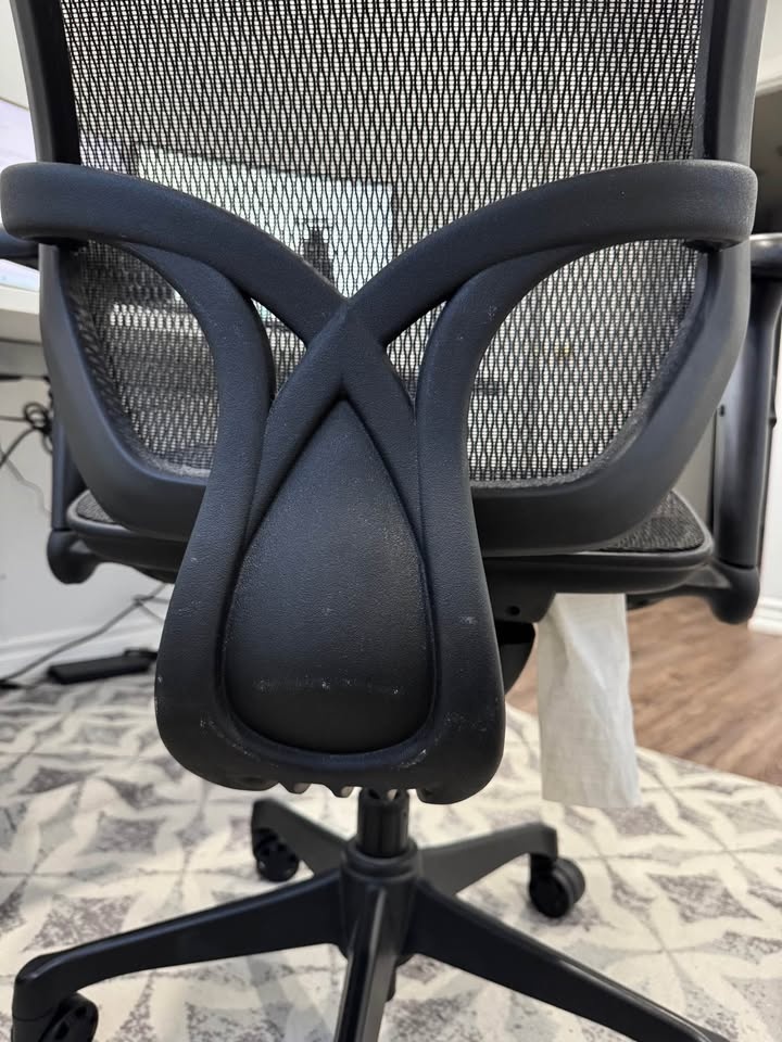 Fully mesh office chair - adjustable arm rests and up & down - photo 3