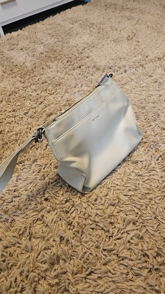 Matt & Nat Off-White Shoulder Bag