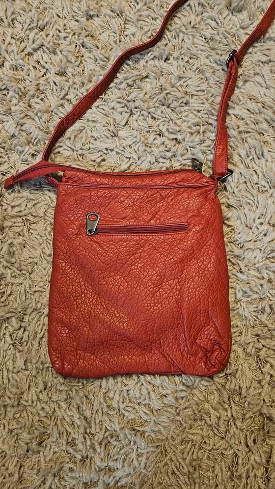 Red crossbody bag with lots of pockets - photo 2