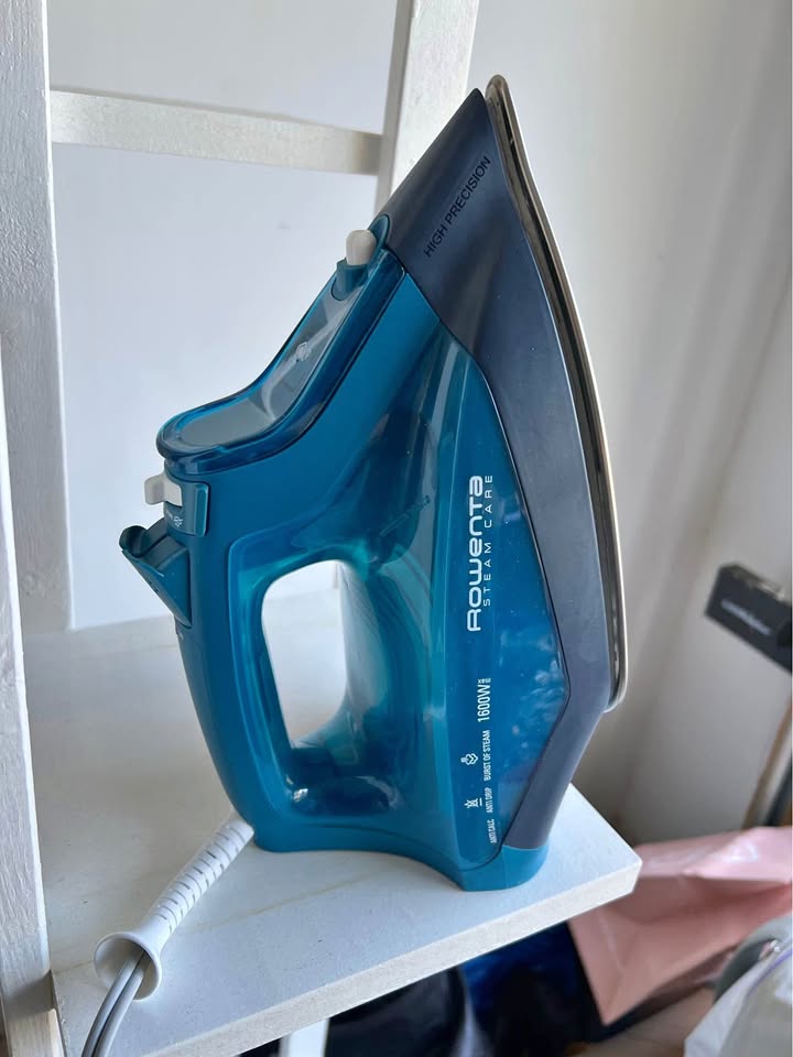 Iron Rowenta Steam Care