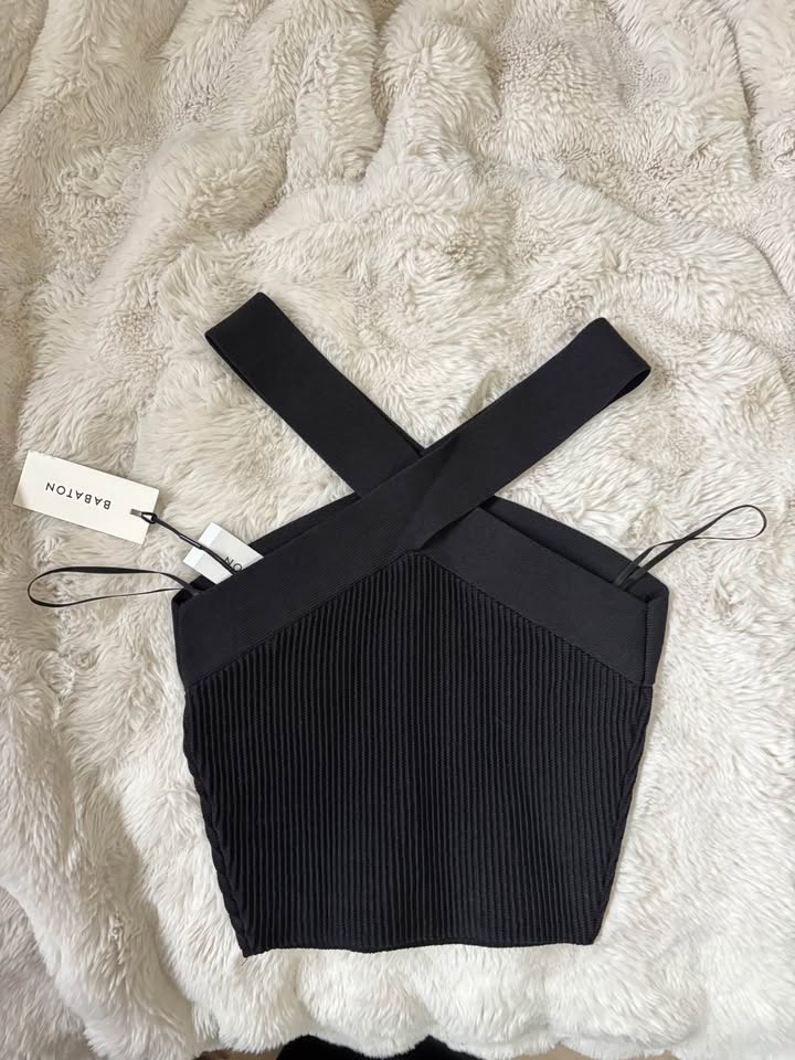 BNWT Babaton Sculpt Knit Cross Top - photo 2