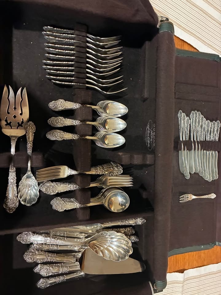 Reed & Barton French Renaissance Sterling Silver Flatware Set fo - photo 3